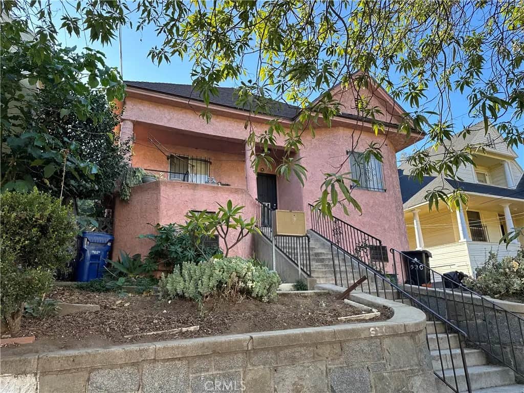 520 Solano Avenue, Los Angeles, CA — listing photo 1