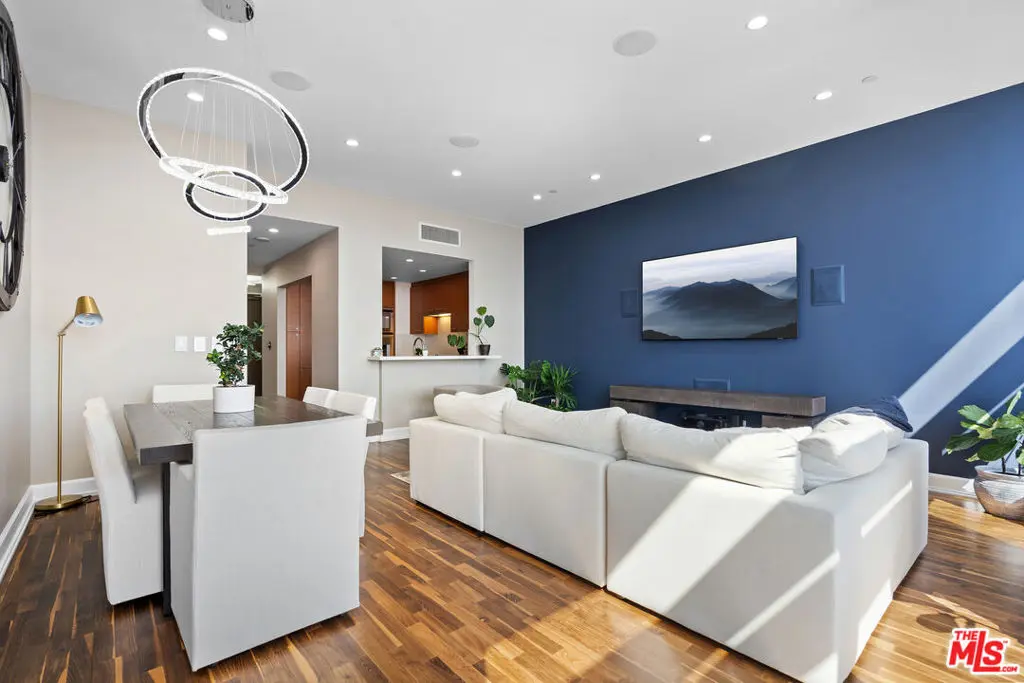 900 W Olympic Boulevard 32G, Los Angeles, CA — listing photo 1