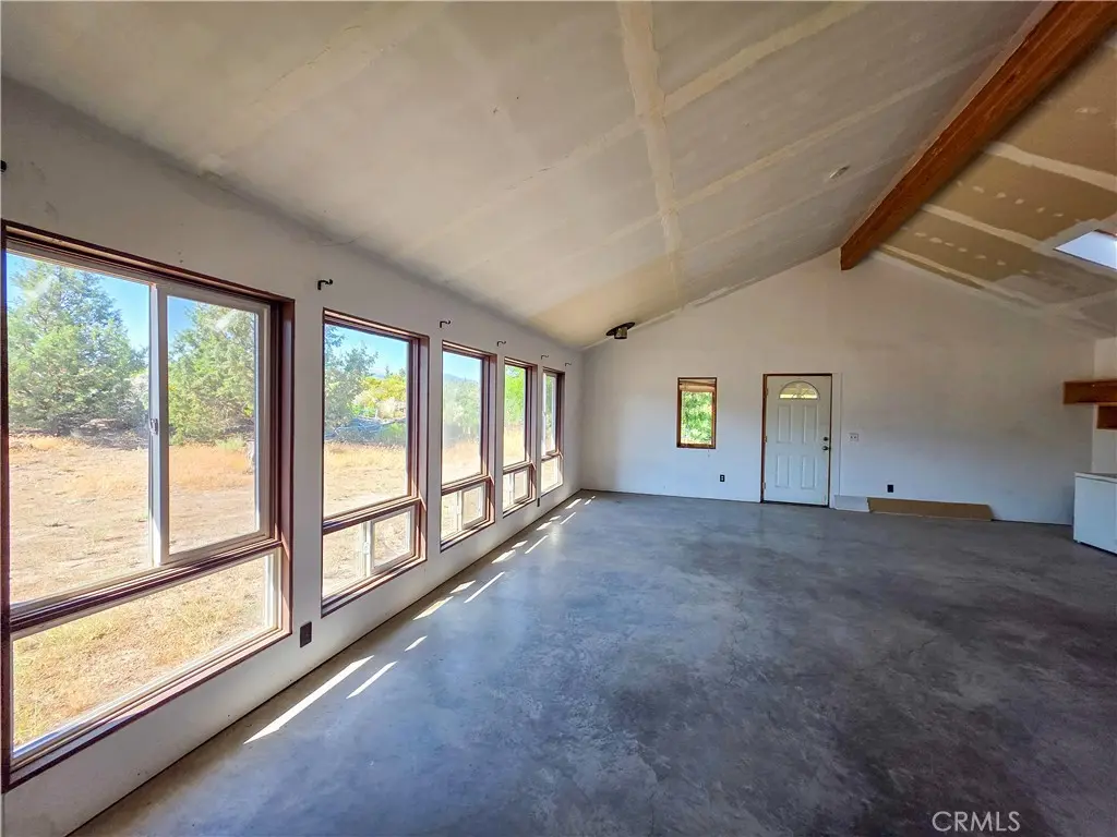 7021 Quarry Rd, Weed, CA — listing photo 1
