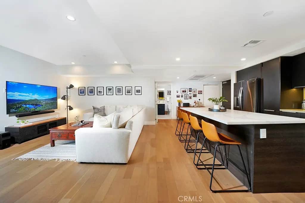 2939 Leeward Avenue 516, Los Angeles, CA — listing photo 1