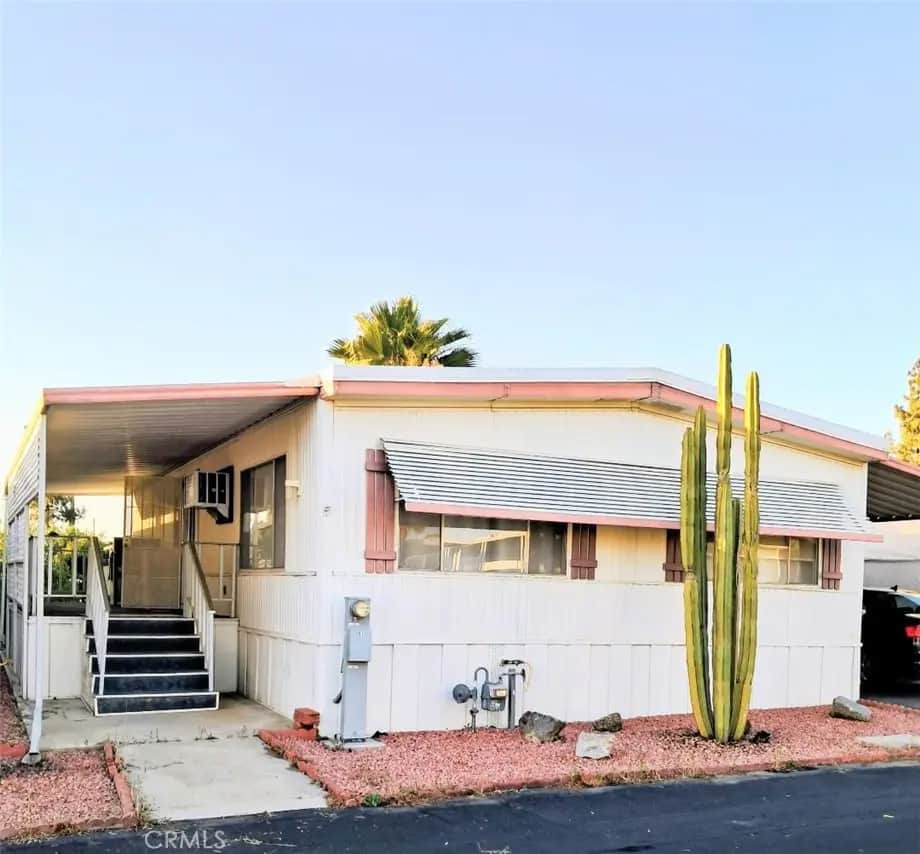 725 THORNTON W 97, Hemet, CA — listing photo 1