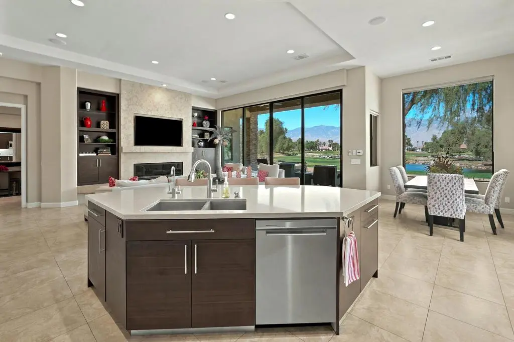 33 ViA Las Flores, Rancho Mirage, CA — listing photo 1