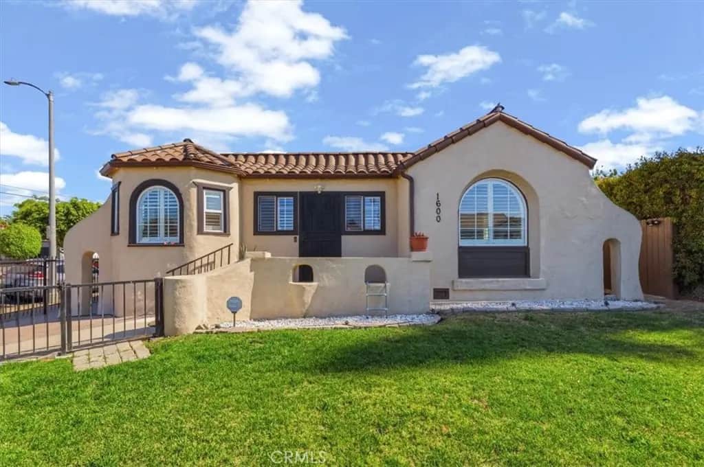 1600 W 80th Street, Los Angeles, CA — listing photo 1