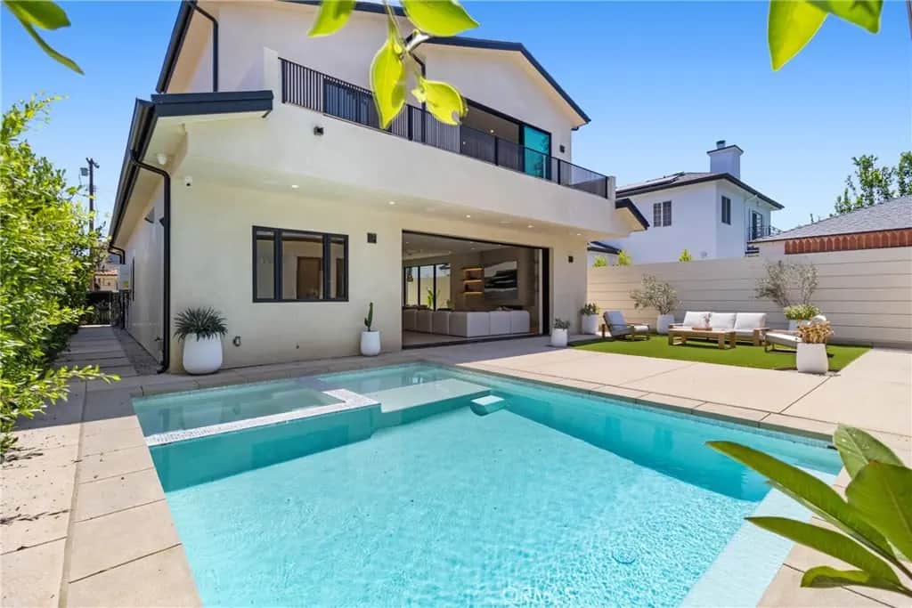 15721 Addison, Encino, CA — listing photo 1