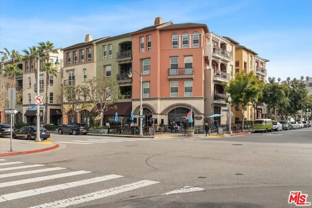 13020 Pacific 105, Playa Vista, CA — listing photo 1
