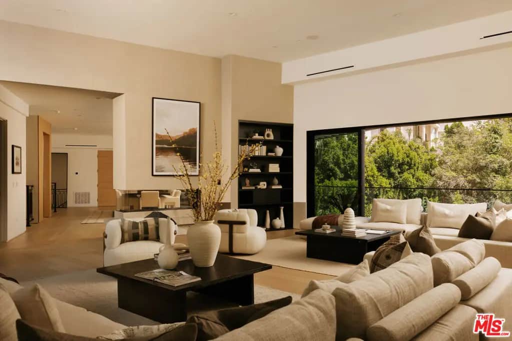 1751 Sunset Plaza Drive, Los Angeles, CA — listing photo 1