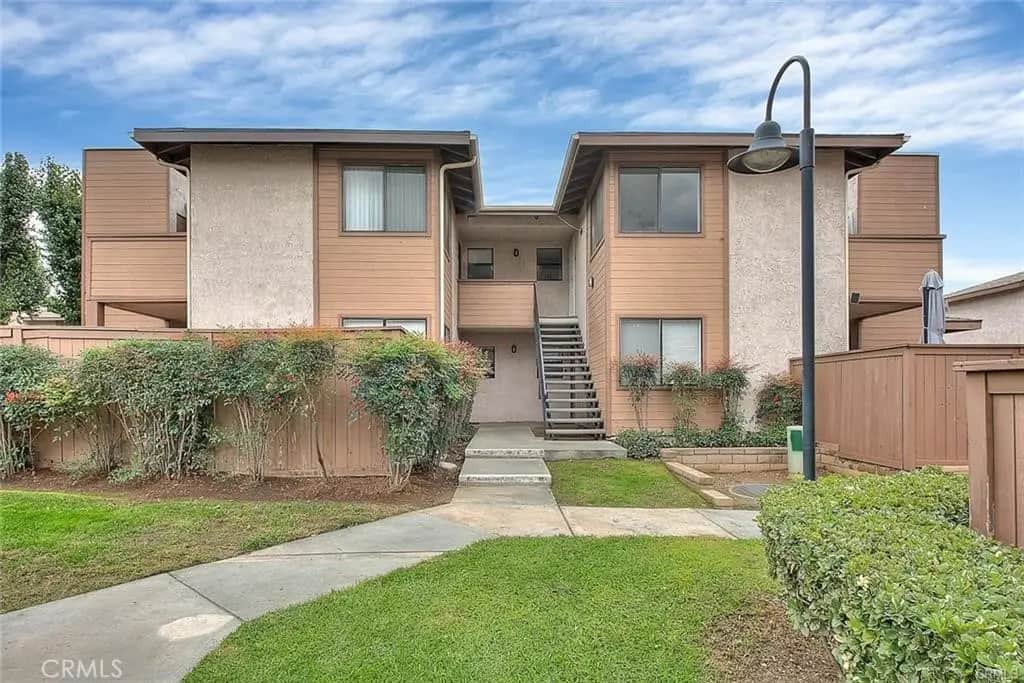 1333 Massachusetts Avenue 201, Riverside, CA — listing photo 1