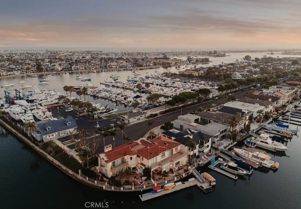 842 Harbor Island Drive, Newport Beach, CA — listing photo 1