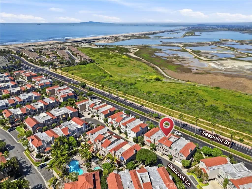 19225 Seabrook, Huntington Beach, CA — listing photo 1