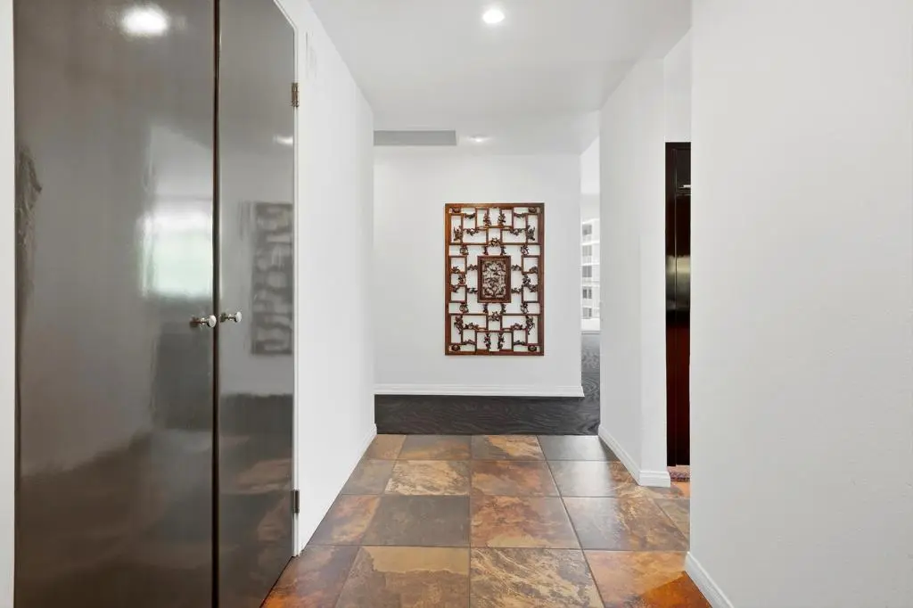 899 Island Drive 302, Rancho Mirage, CA — listing photo 1