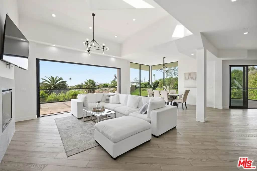 5675 Calpine Drive, Malibu, CA — listing photo 1