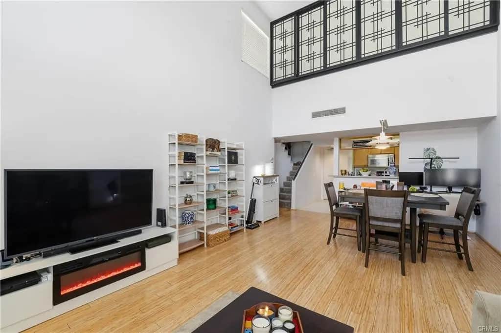 1119 Albany, Los Angeles, CA — listing photo 1