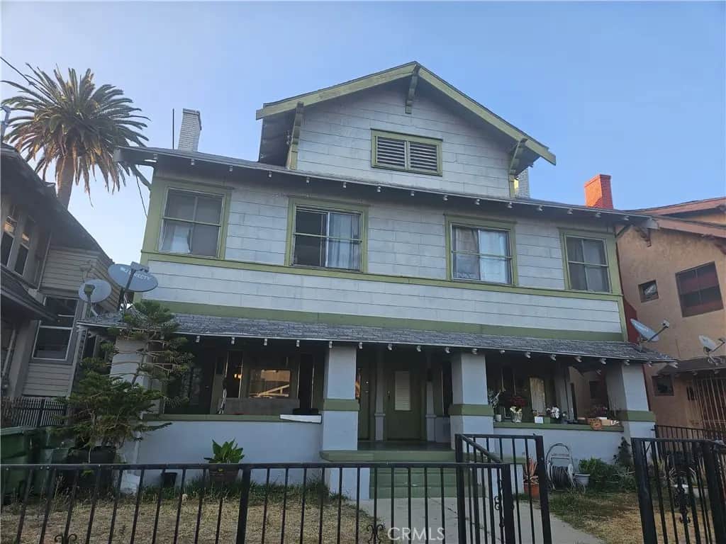 2201 Cambridge, Los Angeles, CA — listing photo 1