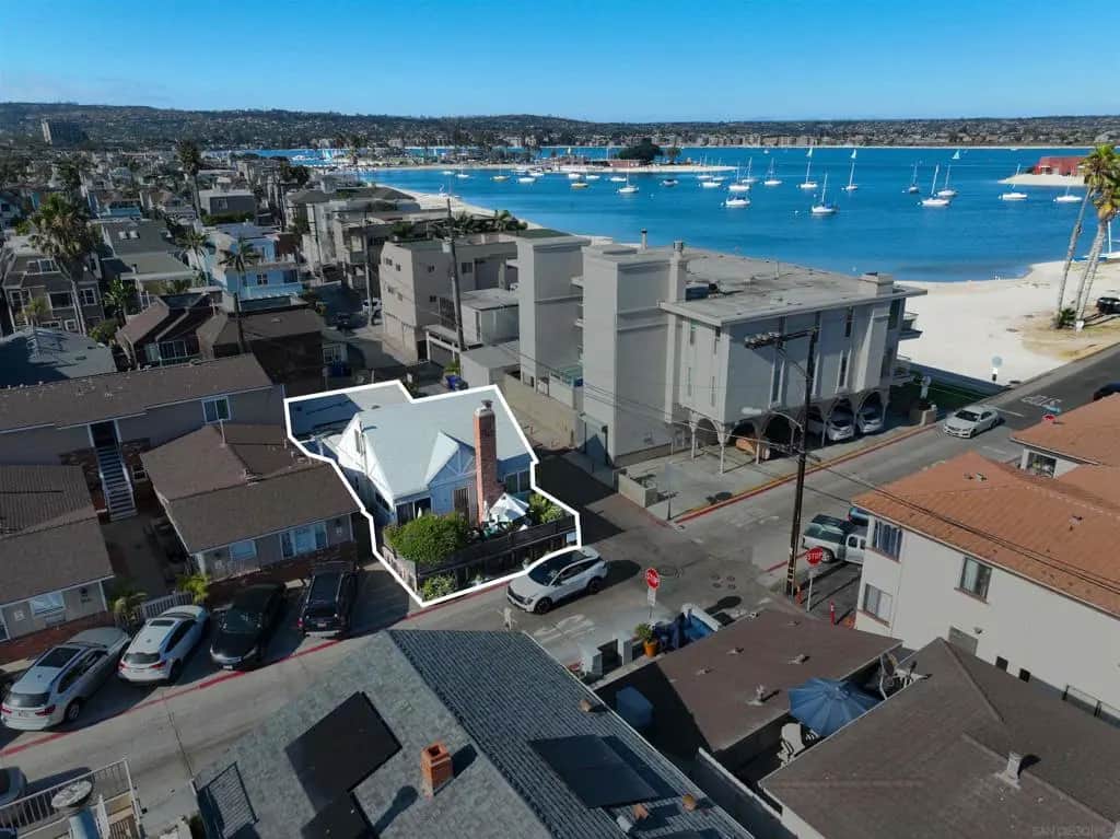 3510 Bayside Lane, San Diego, CA — listing photo 1