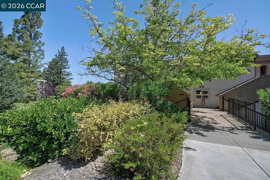 1109 Canyonwood Ct 1, Walnut Creek, CA — listing photo 1