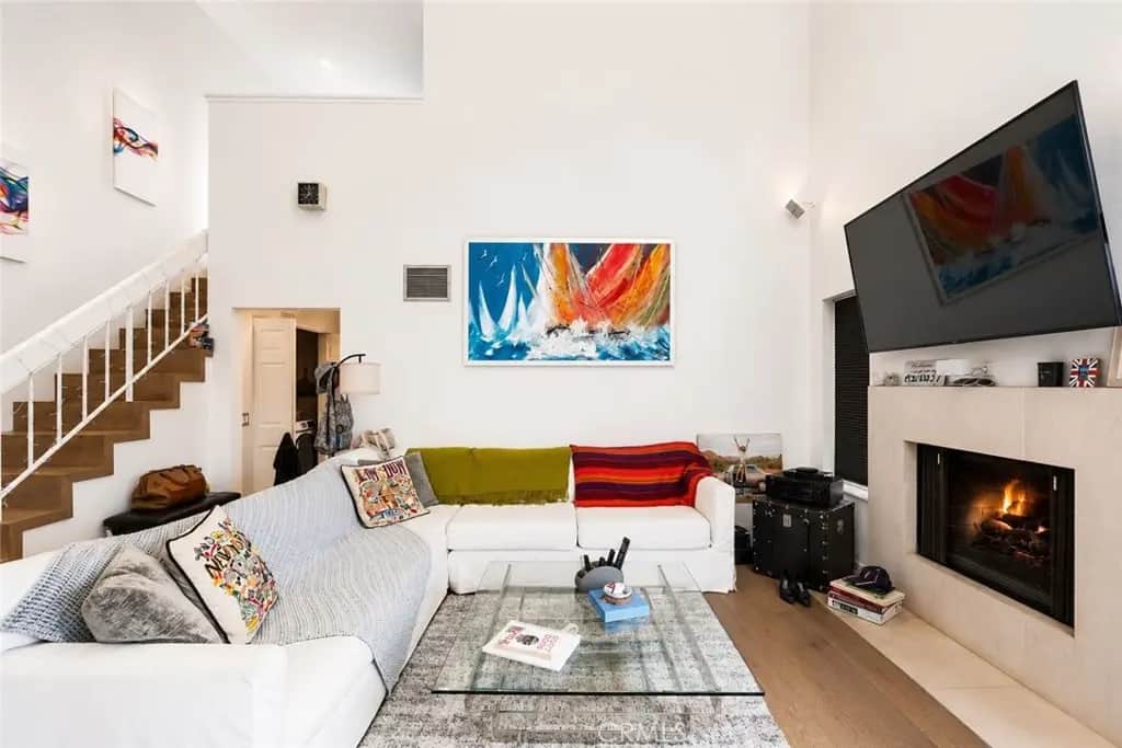 432 S Hamel Road 302, Los Angeles, CA — listing photo 1