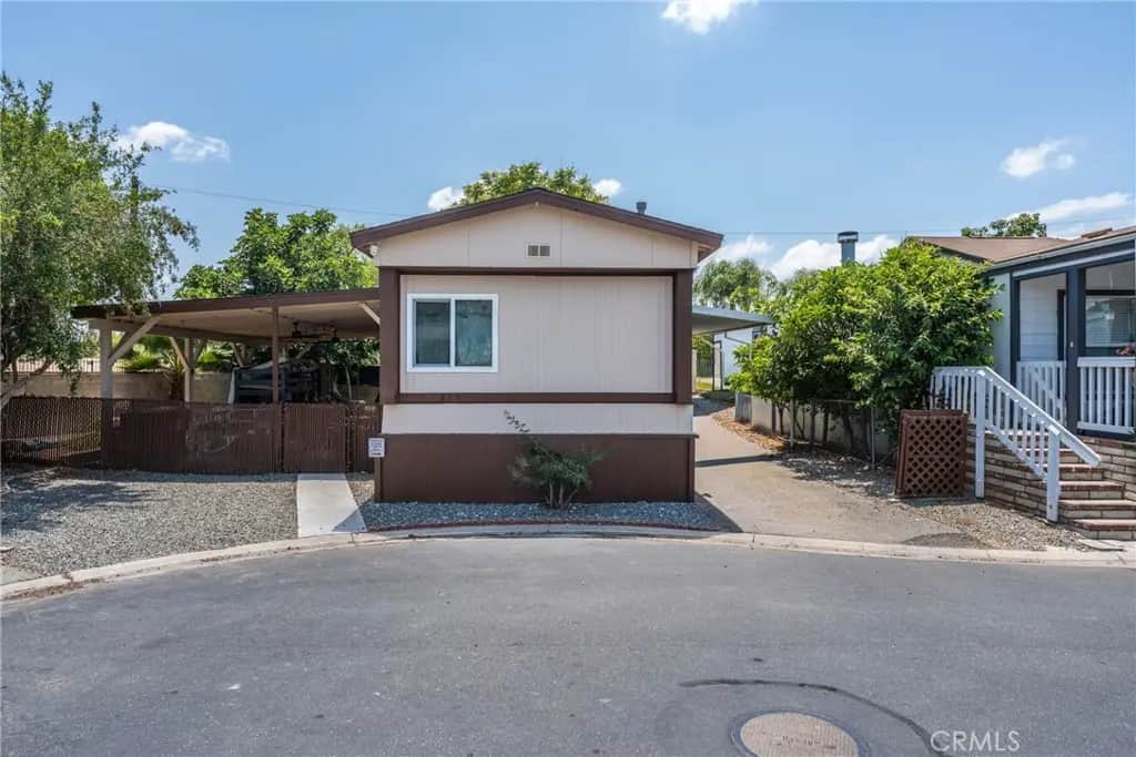 3825 Crestmore 313, Riverside, CA — listing photo 1