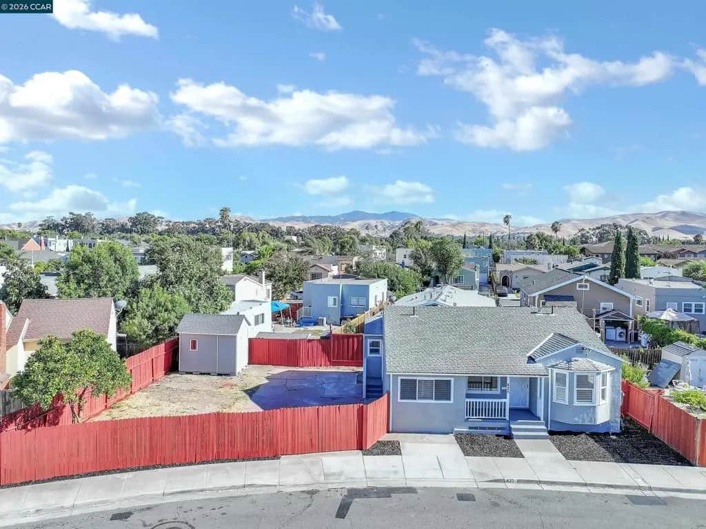 425 W 8Th St, Pittsburg, CA — listing photo 1