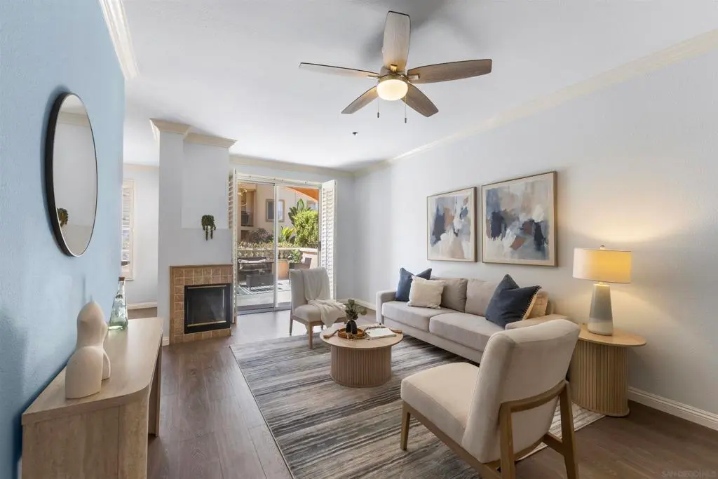 640 Camino De La Reina 1109, San Diego, CA — listing photo 1