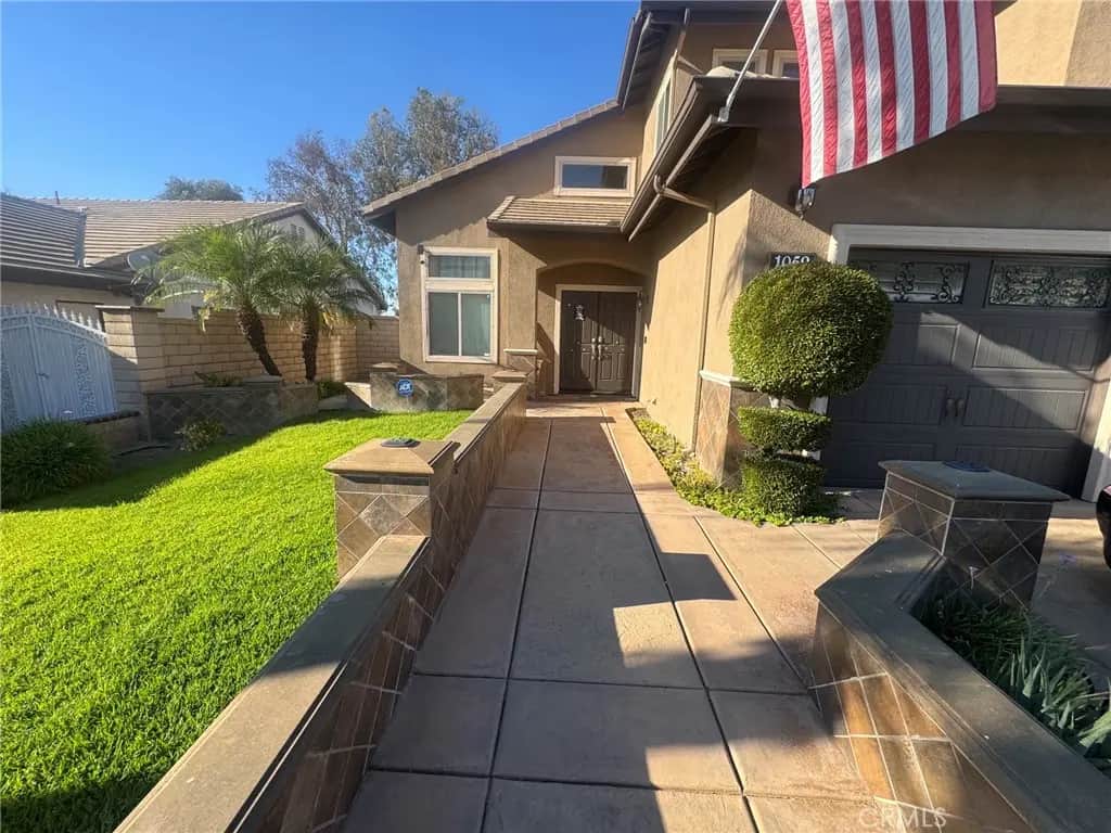 1059 Silvercreek, Corona, CA — listing photo 1