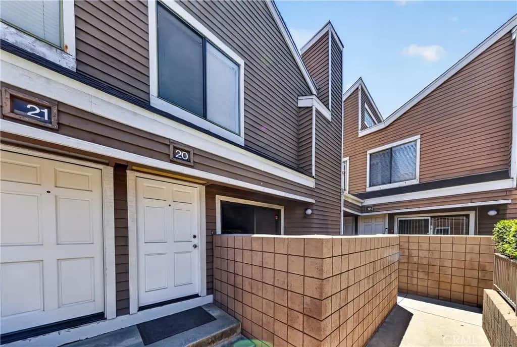 15125 Nordhoff 20, North Hills, CA — listing photo 1