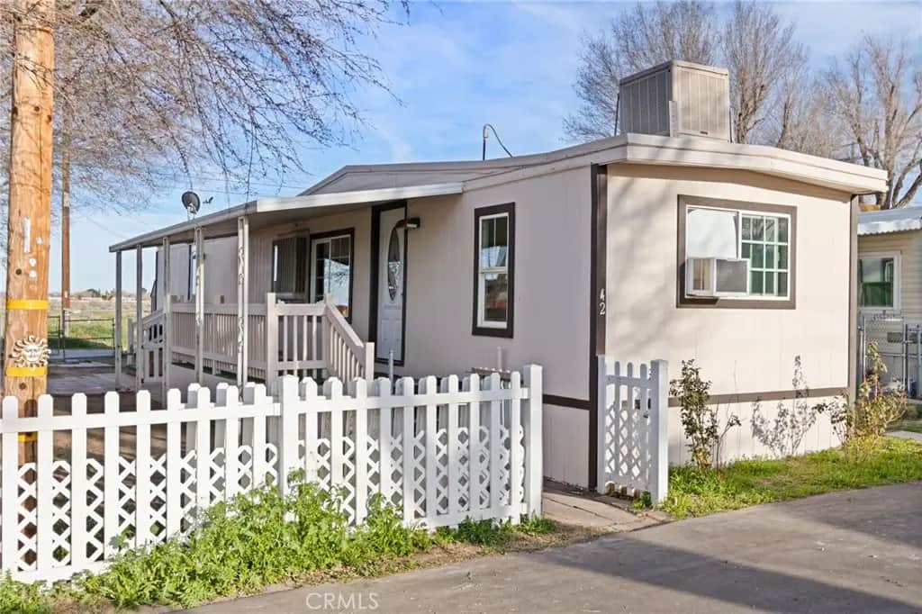 45446 7th Street 42, Lancaster, CA — listing photo 1