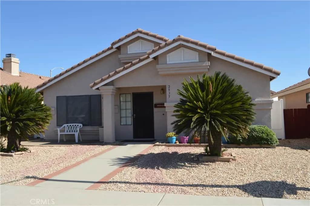2935 W Fruitvale, Hemet, CA — listing photo 1