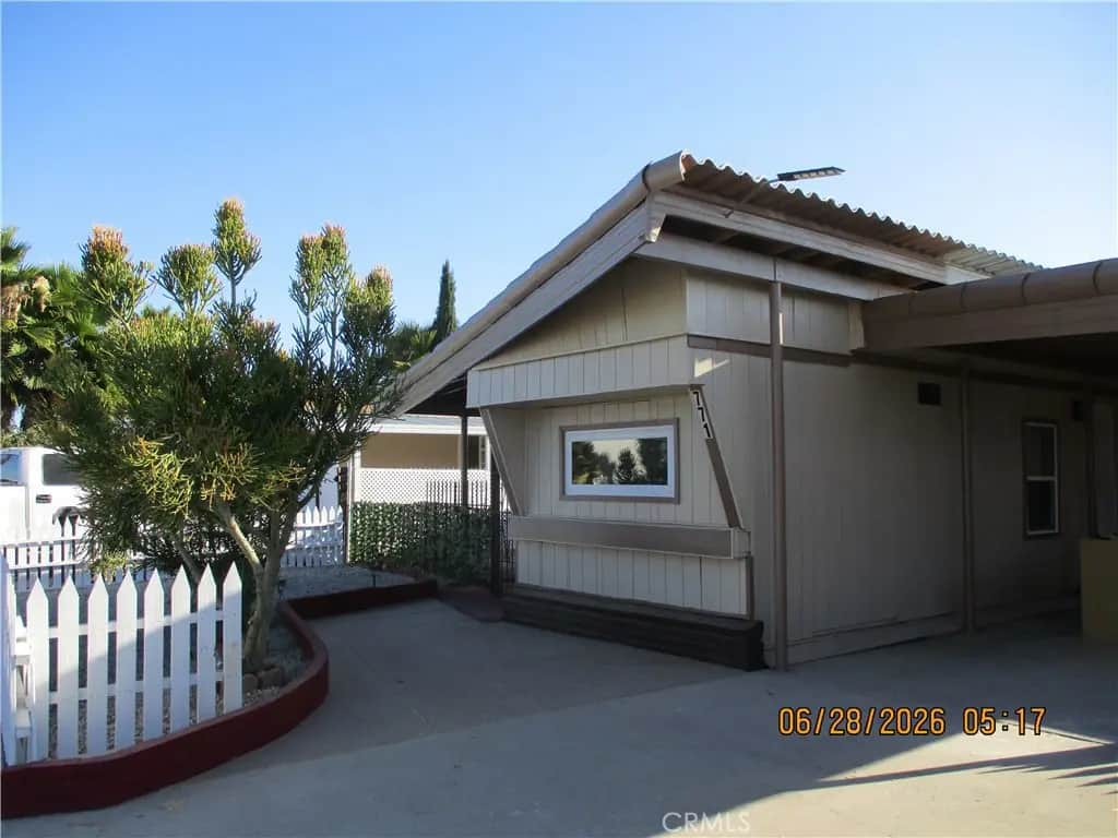 771 S Palm, Hemet, CA — listing photo 1