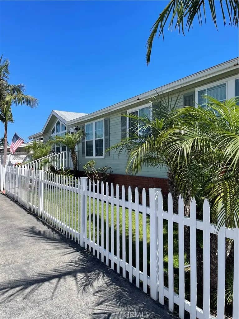 20701 Beach Blvd 147, Huntington Beach, CA — listing photo 1