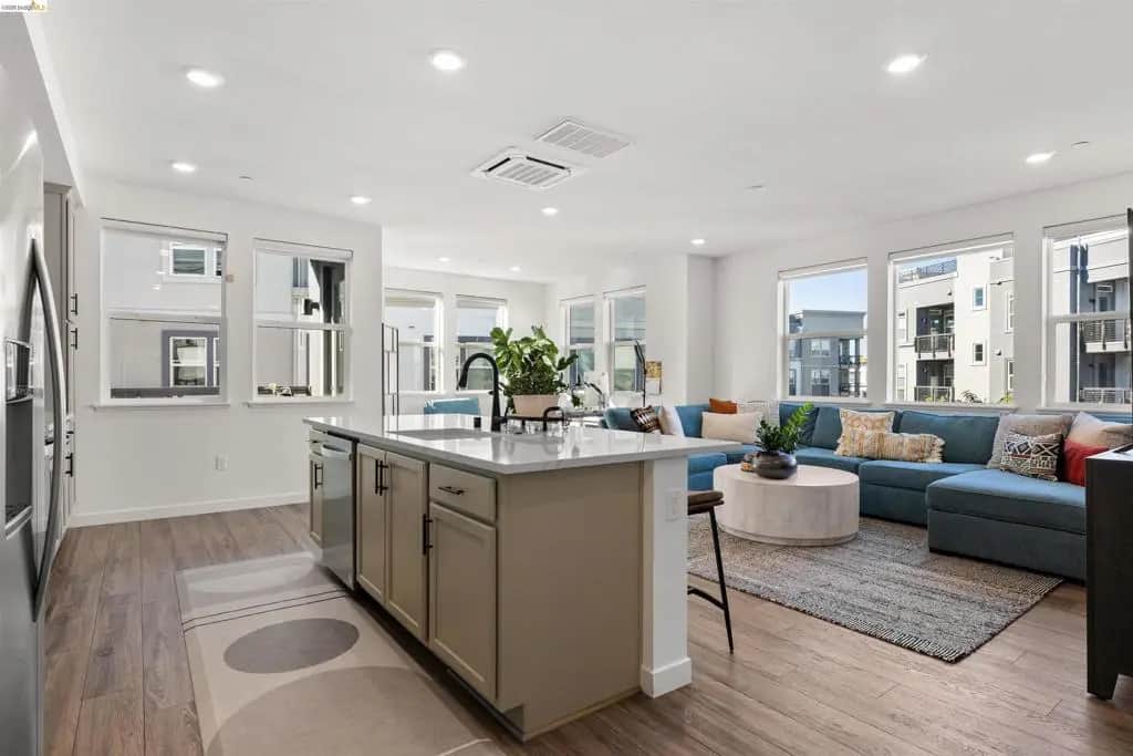 2836 Tradewind Dr, Alameda, CA — listing photo 1