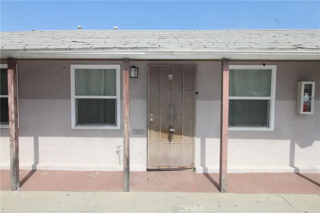 4986 Southern Avenue B, South Gate, CA — listing photo 1
