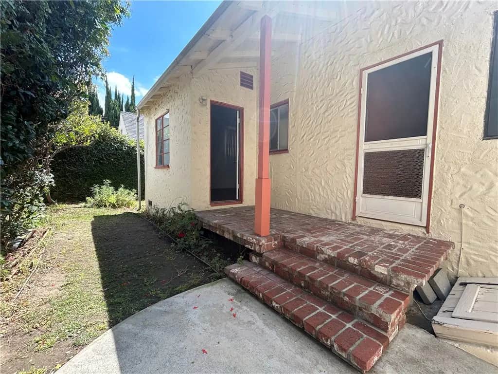 214 E Stocker B, Glendale, CA — listing photo 1