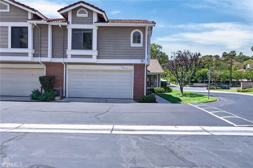 2001 Silver Hawk 1, Diamond Bar, CA — listing photo 1