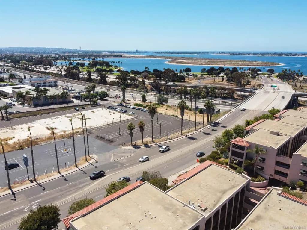 2540 Clairemont Dr 307, San Diego, CA — listing photo 1