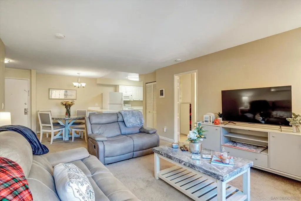 6955 Alvarado 61, San Diego, CA — listing photo 1
