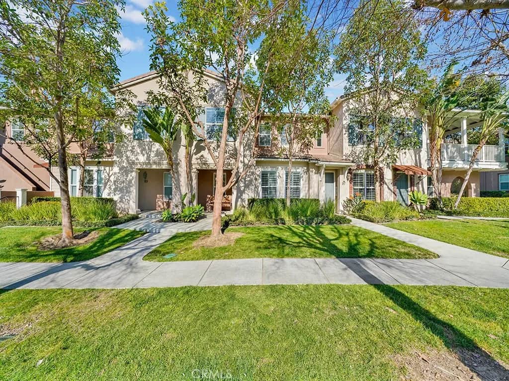 95 Duet, Irvine, CA — listing photo 1