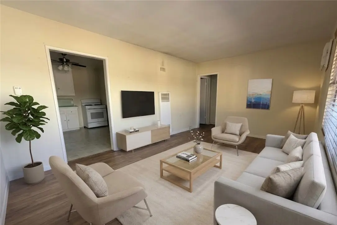 7601 N Hollywood, Burbank, CA — listing photo 1