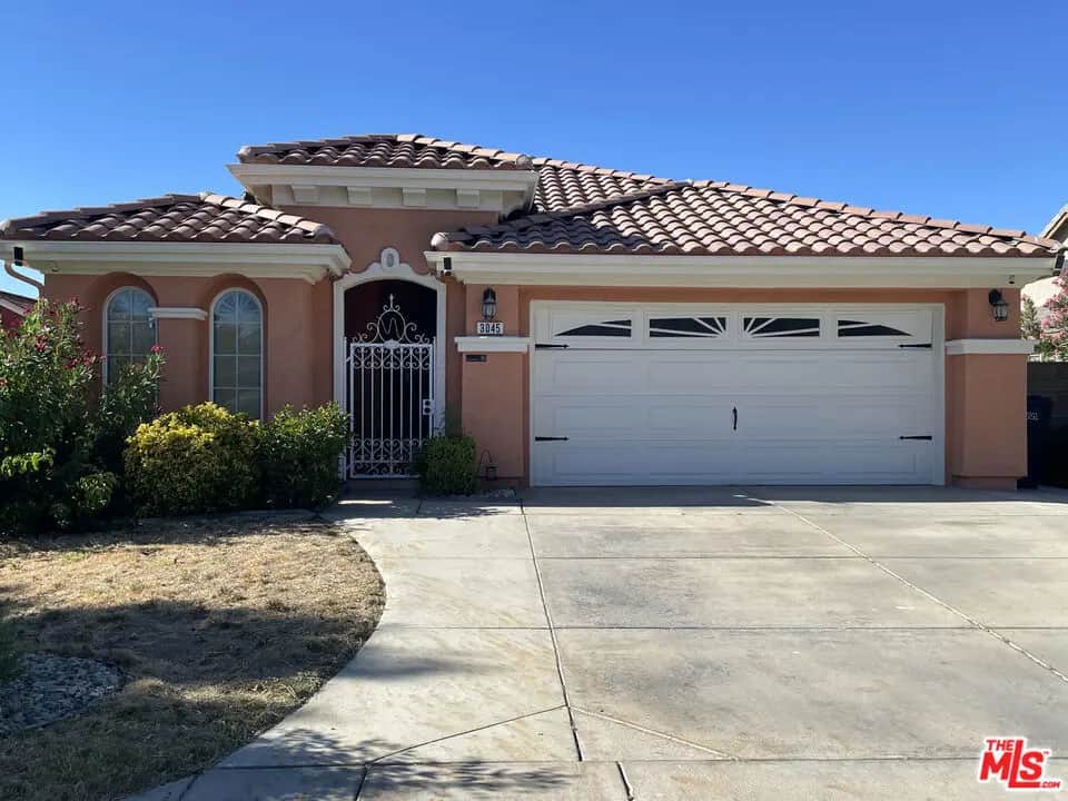 3045 E Newgrove Street, Lancaster, CA — listing photo 1