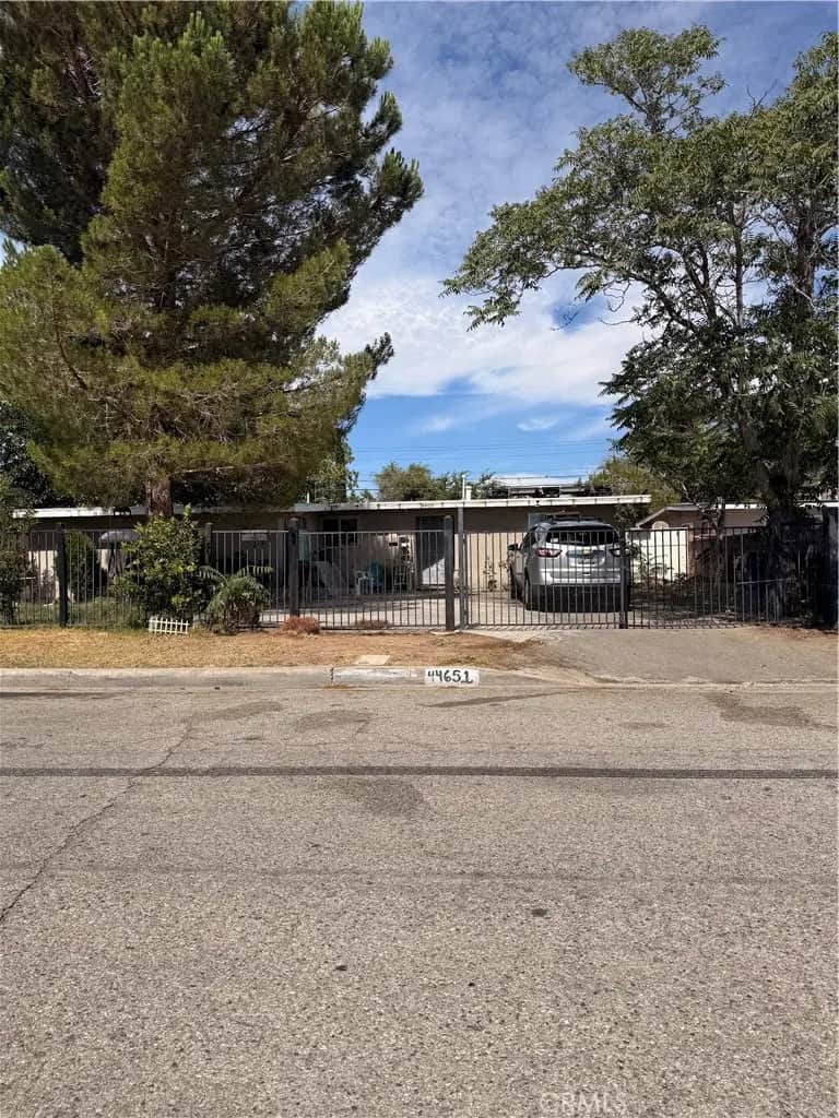 44651 3rd E, Lancaster, CA — listing photo 1