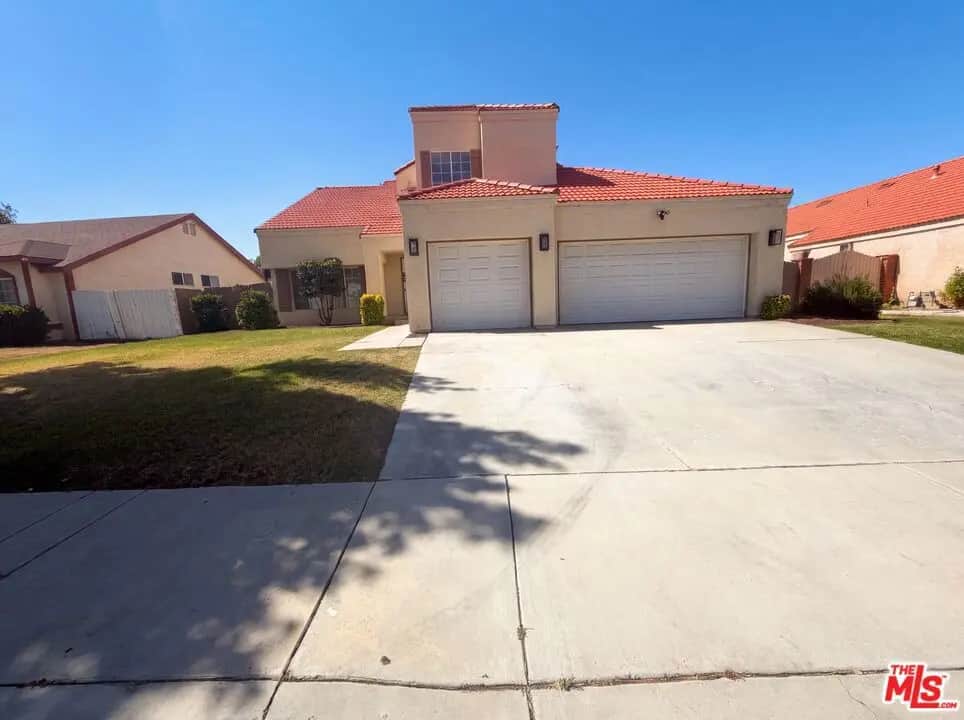 4256 Trenton Avenue, Palmdale, CA — listing photo 1