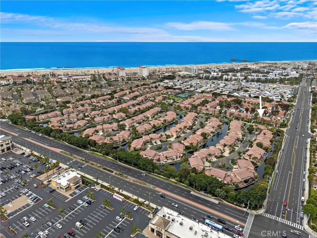 21038 Poolside, Huntington Beach, CA — listing photo 1