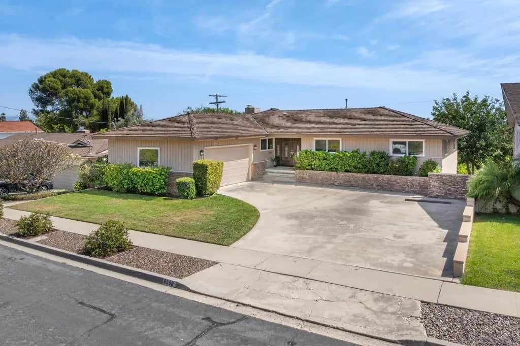 6359 Lambda Drive, San Diego, CA — listing photo 1