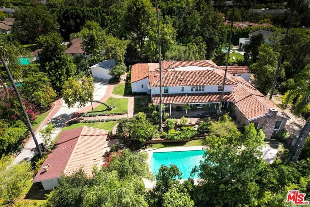 17534 Corinthian Drive, Encino, CA — listing photo 1