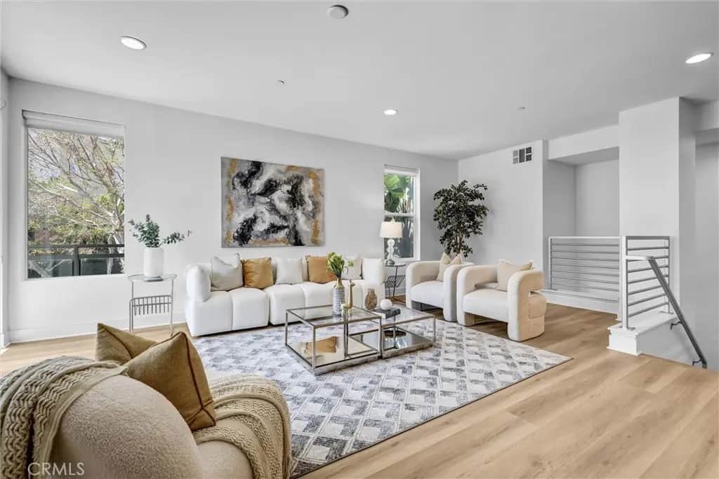 600 Rockfeller, Irvine, CA — listing photo 1