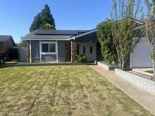 1385 Wimbledon Court, Manteca, CA — listing photo 1
