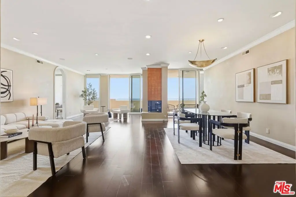 1333 S Beverly Glen Boulevard 902, Los Angeles, CA — listing photo 1