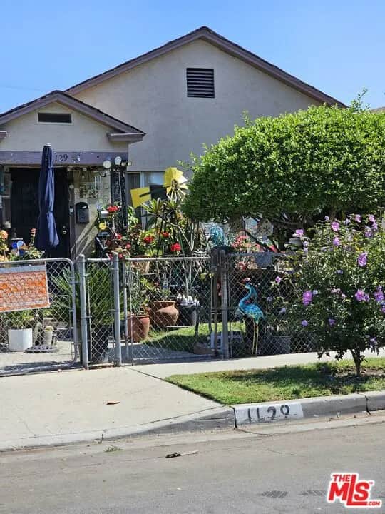 1129 E 71st Street, Los Angeles, CA — listing photo 1