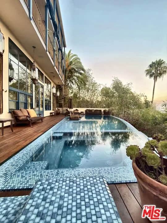 9140 St Ives Drive, Los Angeles, CA — listing photo 1