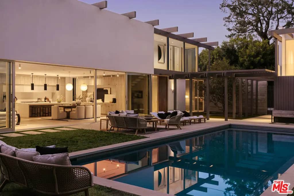 15520 Hamner Drive, Los Angeles, CA — listing photo 1