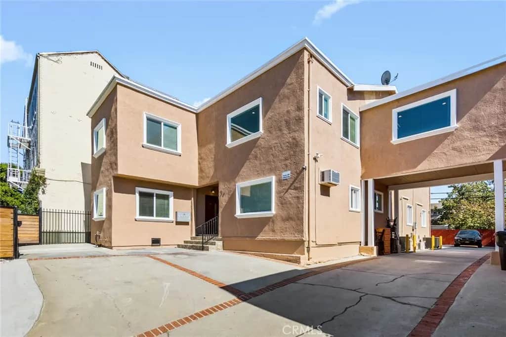 136 N Rampart Boulevard, Los Angeles, CA — listing photo 1